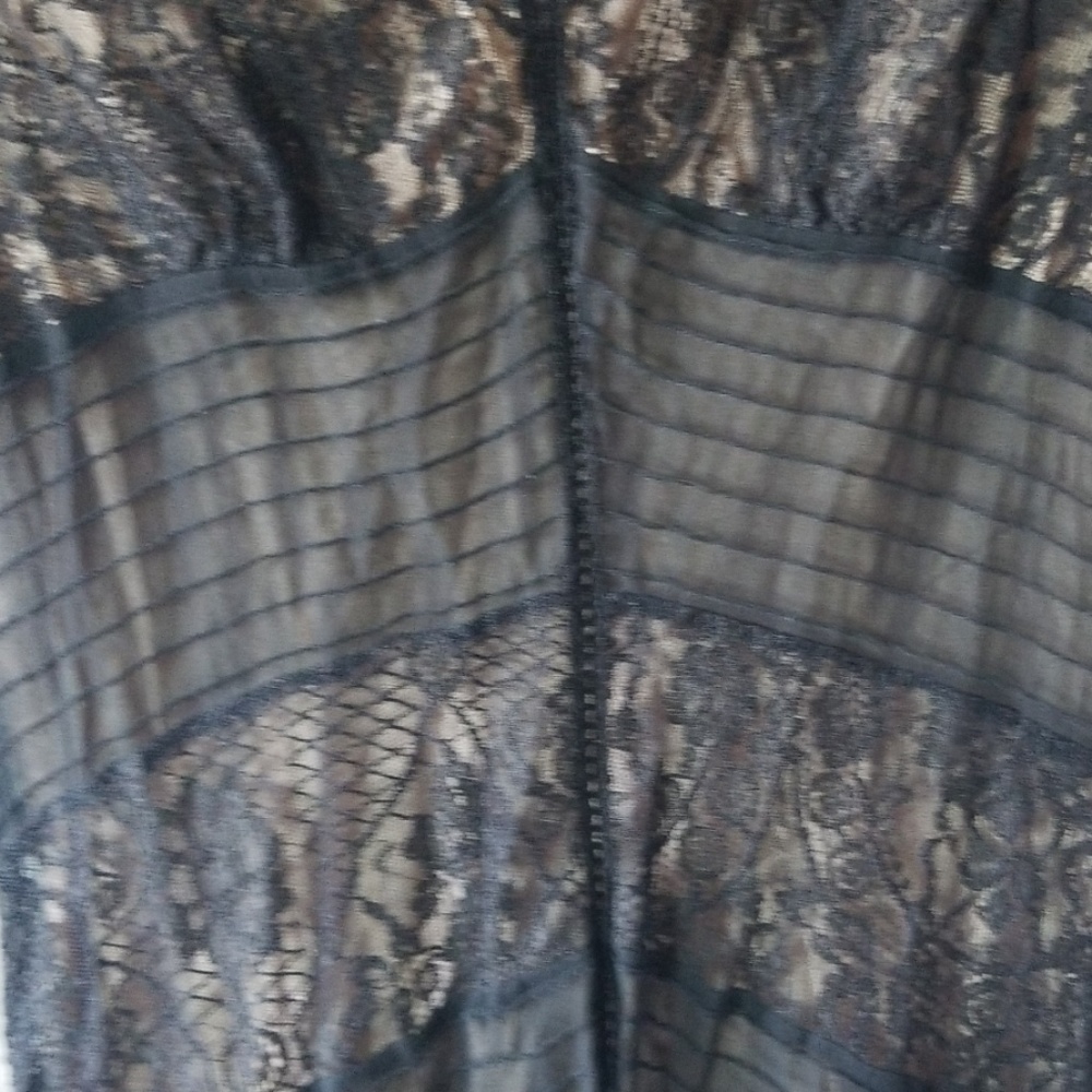 Dress - Picture 4 of 4